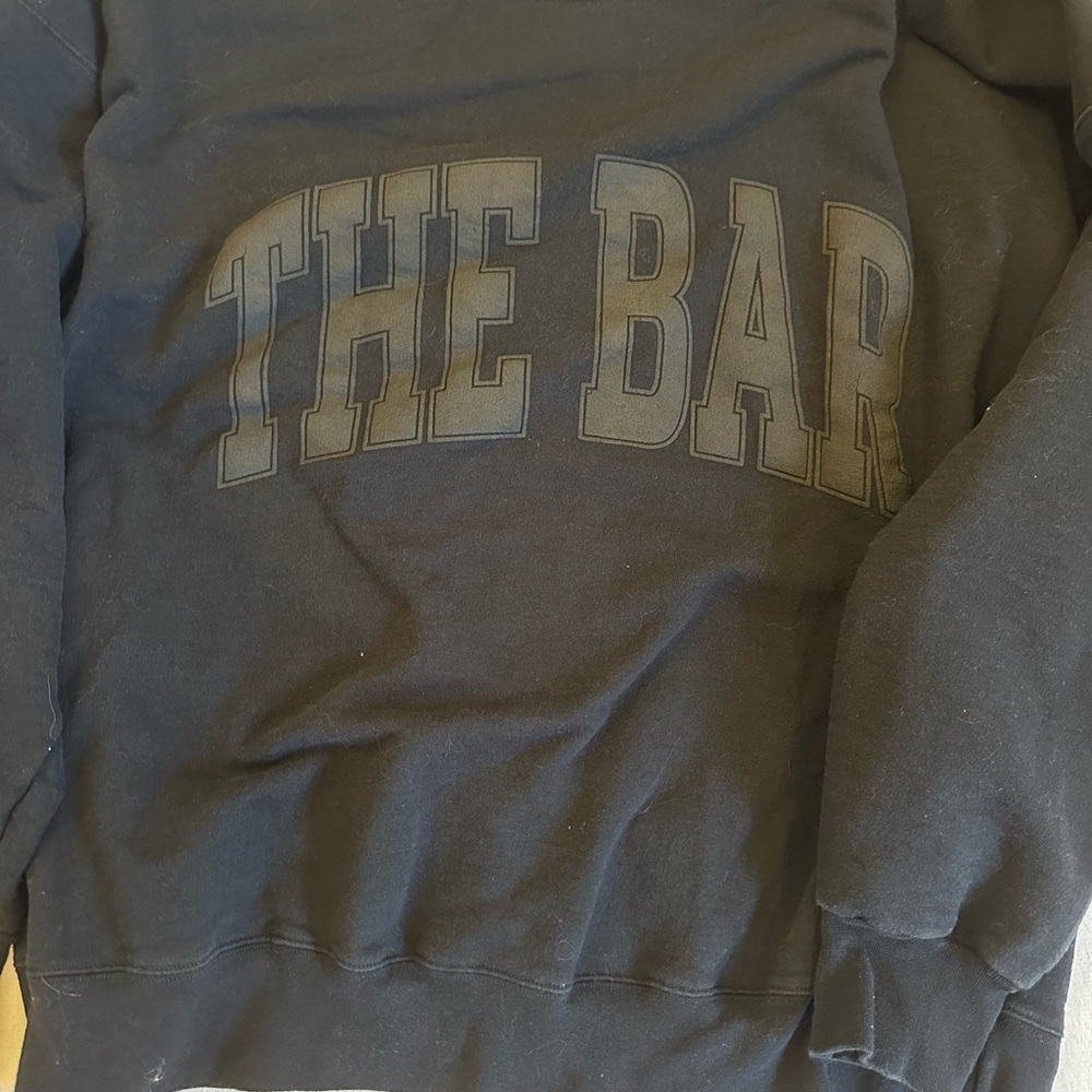 The Bar Women’s Black Sweatshirt size XL